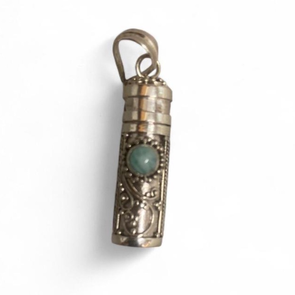 925 Turqoise Poison Pendant